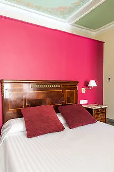 Hotel Noucentista Sitges 2*,