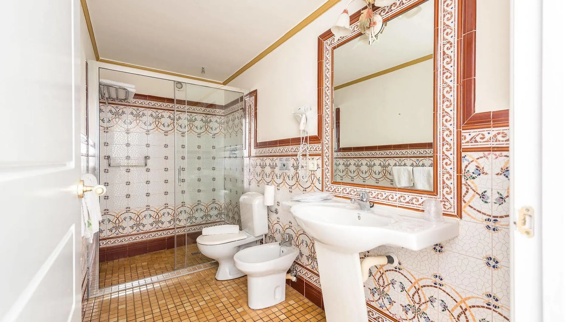 Hotel Noucentista Sitges 2*,